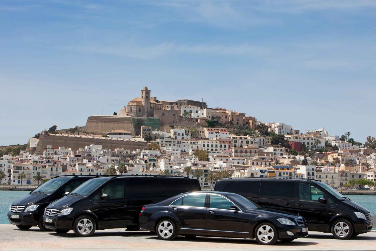 Transfer med shuttlebus fra Ibiza lufthavn og færge til Formentera