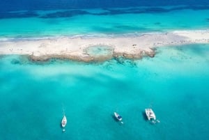 Crucero de día completo por Formentera con paella y bebidas