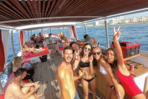 Ibiza: Bootsfahrt bei Sonnenuntergang mit Schnorcheln, Kajakfahren und Getränken