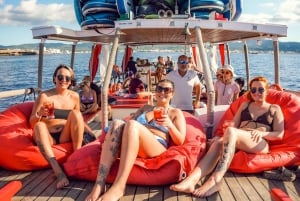 Ibiza: Bootsfahrt bei Sonnenuntergang mit Schnorcheln, Kajakfahren und Getränken
