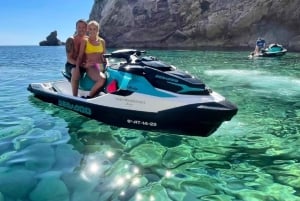 Ibiza: club de playa y experiencia en moto acuática