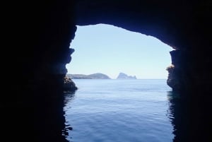 Ibiza: tour in barca di spiagge e grotte su Instagram