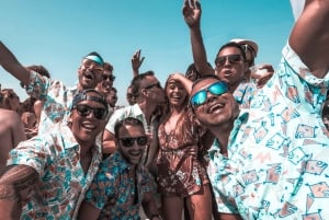 Ibiza: Båtfest ved solnedgang med ubegrenset antall drinker og DJ
