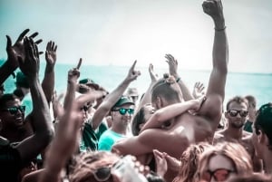 Ibiza: Sunset Boat Party med obegränsade drinkar och DJ