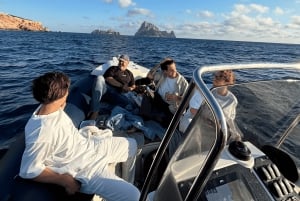 Ibiza: Capelli 775 Private South Coast Highlights Boat Tour