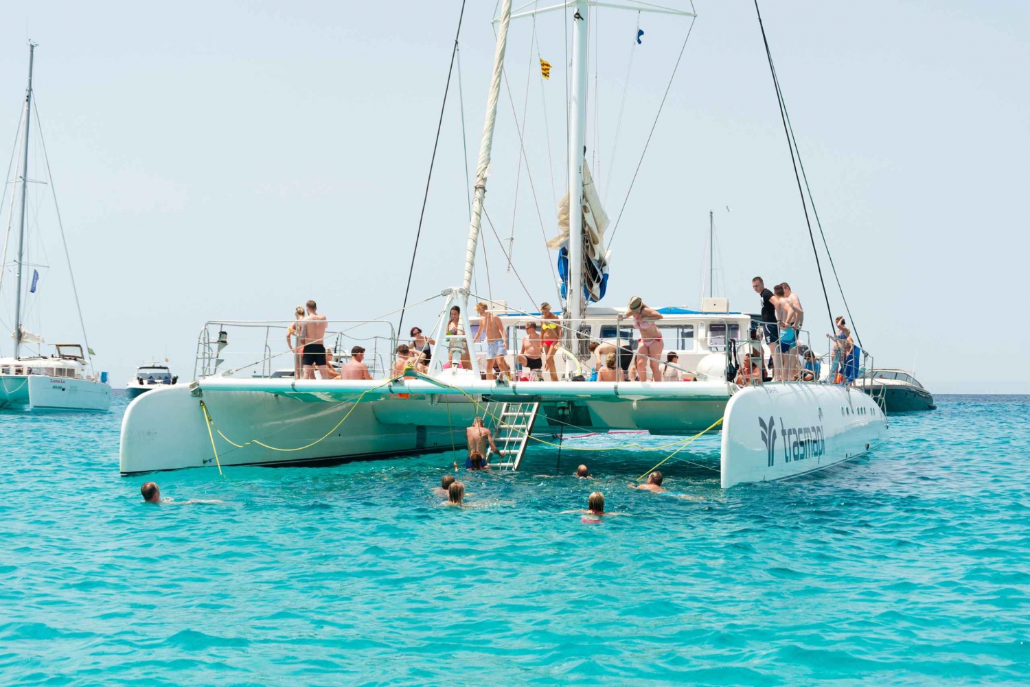 Ibiza: Catamaran Cruise to Formentera with Meal and Drinks