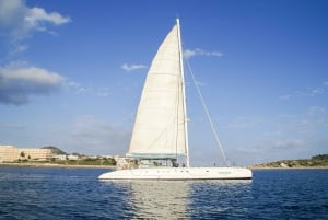 Ibiza: Catamaran Cruise to Formentera with Meal and Drinks