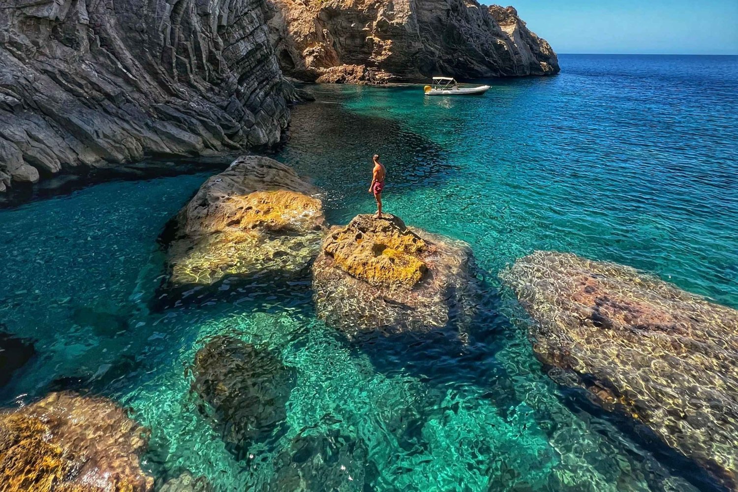 Ибица: Комбо-прогулка на лодке, сафари 4х4 и поход на закат в Эс-Ведру