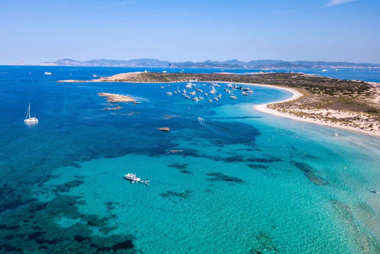 Ibiza : Croisière vers Formentera avec Open Bar et déjeuner buffet