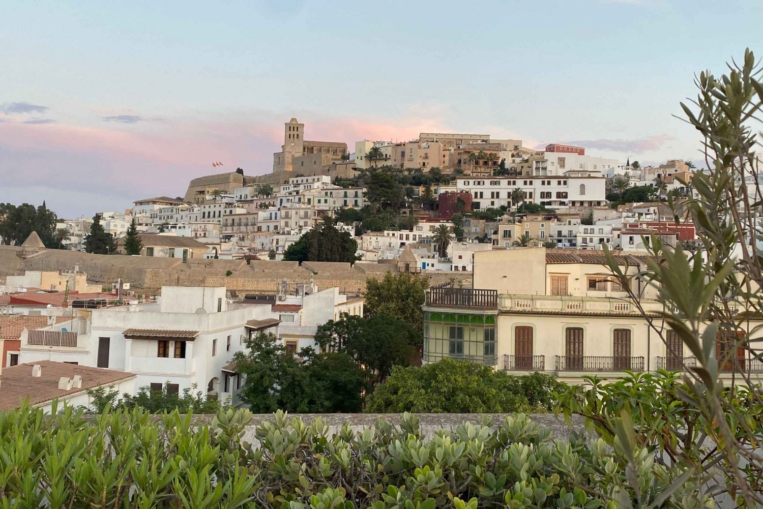 Ibiza: Dalt Vila Walking Tour with Sangría Workshop