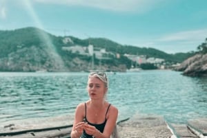 Ibiza: Ritiro di un giorno con yoga, terapia del suono e avventura