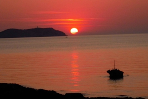 Ibiza : bateau à voile privé au coucher du soleil avec tapas et open bar premium