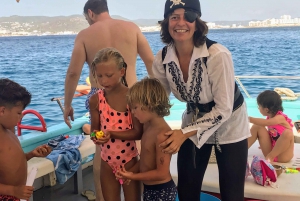 Ibiza: Family Boat Cruise with Lunch