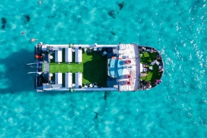 Ibiza: Formentera 360° Boat Trip with Food, Drinks, Sports