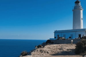 Ibiza: całodniowa wycieczka łodzią na Formenterę z lunchem i nurkowaniem z rurką