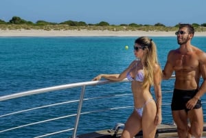 Ibiza: dagcruise naar Formentera met paella, barbecue en open bar