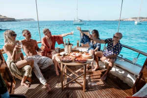 Ibiza: Heldags båtleie på tradisjonell balearisk yacht