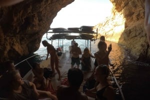 Ibiza: Excursión de un día en barco con curso de SUP y barbacoa