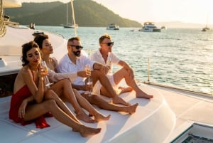 Ibiza: gita privata di un'intera giornata a Formentera in catamarano