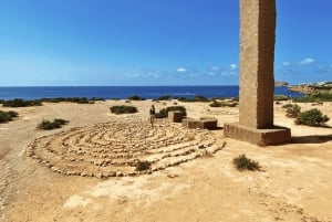 Cuevas ocultas, clubes abandonados: el tour secreto de Ibiza.