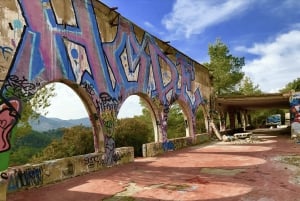 Cuevas ocultas, clubes abandonados: el tour secreto de Ibiza.