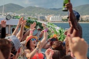 Ibiza: festa in barca calda con open bar
