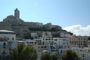 IBIZA nocna wycieczka po Dalt Vila z oficjalnym przewodnikiem