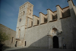 IBIZA nocna wycieczka po Dalt Vila z oficjalnym przewodnikiem