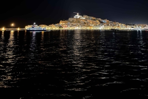 Ibiza: Tour noturno com bebidas antes da balada