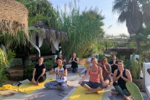Ibiza: Utendørs yoga og pustarbeid med utstyr inkludert