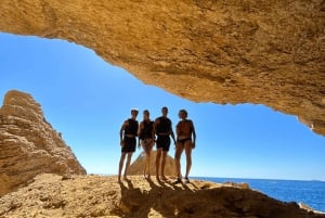 Ibiza: Tour door zeegrotten met kajakken en snorkelen met gids