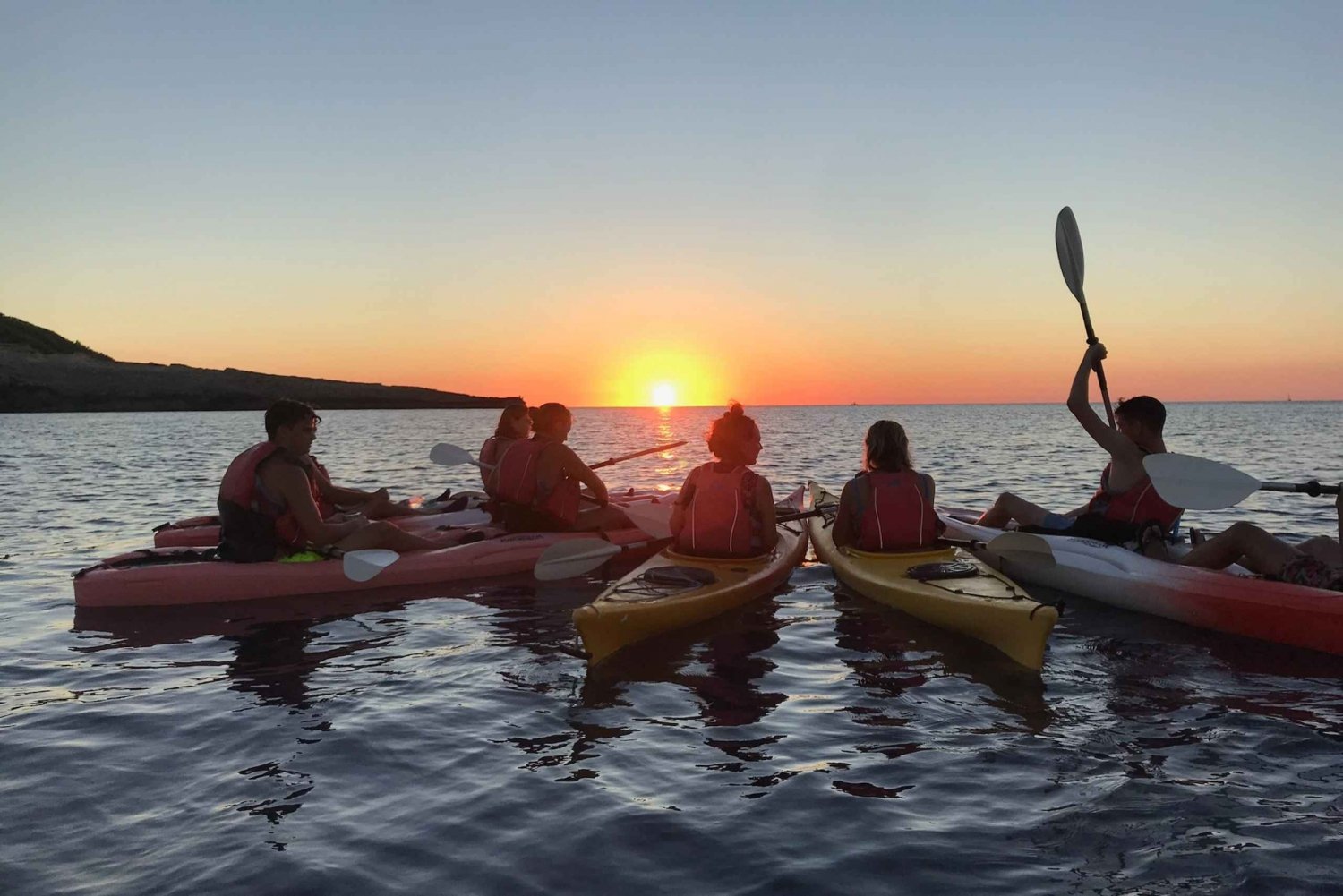 Ibiza: Kayak de Mar al Atardecer y Excursión a las Cuevas Marinas