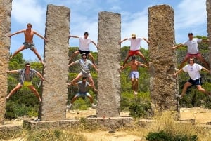 イビサ島の乗合いサファリツアー：隠れたビーチ、洞窟、シュノーケリングをお楽しみください