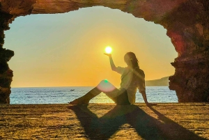 イビサ島の乗合いサファリツアー：隠れたビーチ、洞窟、シュノーケリングをお楽しみください