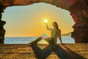 イビサ島の乗合いサファリツアー：隠れたビーチ、洞窟、シュノーケリングをお楽しみください