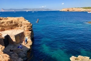 イビサ島の乗合いサファリツアー：隠れたビーチ、洞窟、シュノーケリングをお楽しみください