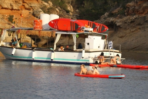 Ibiza: rejs wycieczkowy o zachodzie słońca z sportami wodnymi, otwartym barem i tapas