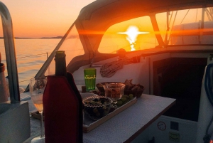 Ibiza: Sunset boat trip with gourmet appetizers & champagne
