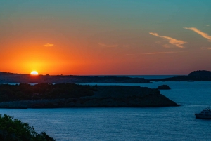 Ibiza: rejs wycieczkowy o zachodzie słońca z sportami wodnymi, otwartym barem i tapas
