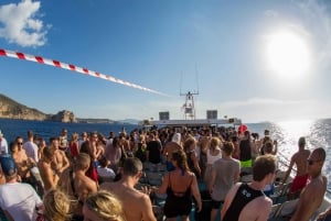 Ibiza: Partycruise ved solnedgang med DJ