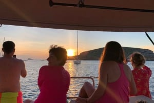 Ibiza: Sunset Sailing Tour with Wine