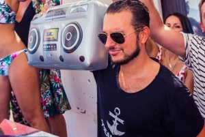 Ибица: VIP-вечеринка на катамаране с барбекю и напитками