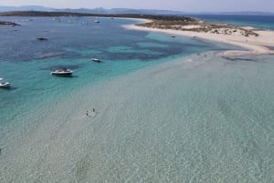 Ibiza: Bådtur til Formentera med sport, mad og fri bar