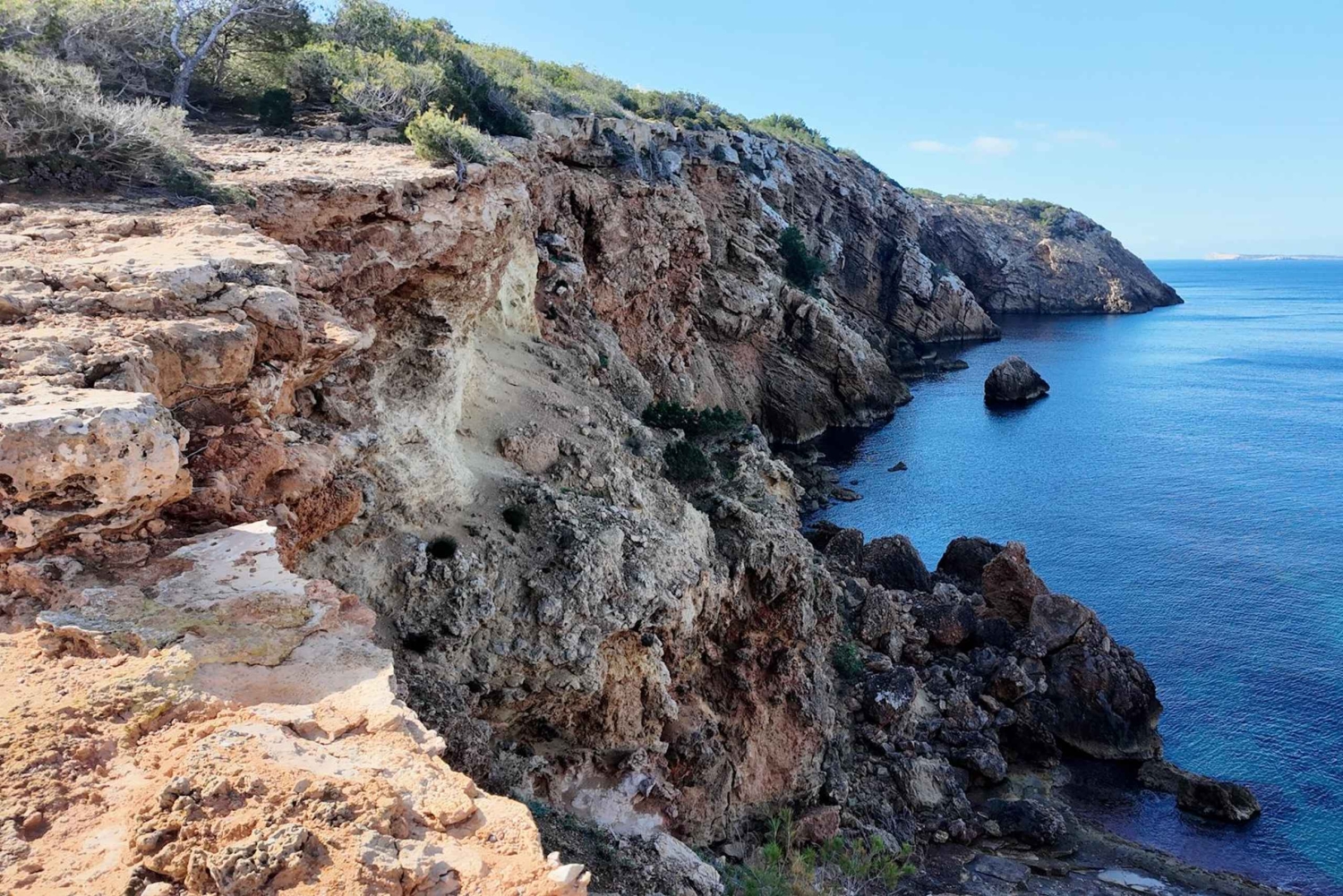 Zachodnie wybrzeże Ibizy: wędrówka i fitness – energetyzująca sesja HIIT