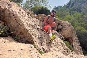 Zachodnie wybrzeże Ibizy: wędrówka i fitness – energetyzująca sesja HIIT