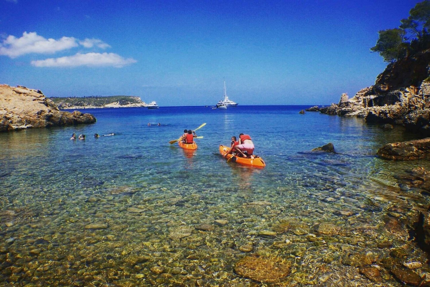 Ibiza: tour guiado en kayak por la bahía de Xarraca