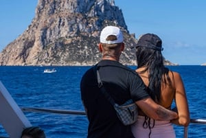 San Antonio: Bootstour nach Es Vedrá mit Getränk und Snack