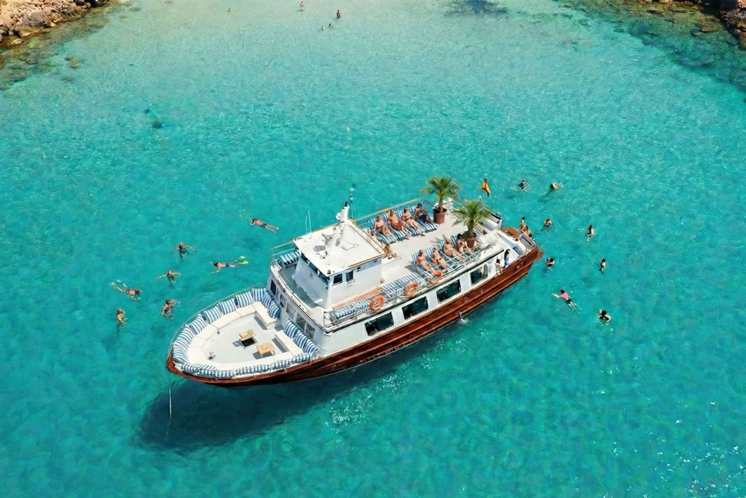 San Antonio: Formentera & Es Vedrà Day Boat Tour with Meals