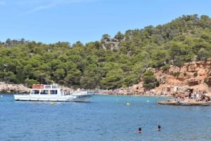 Sant Antoni : Transfert aller-retour en ferry vers la plage de Cala Salada