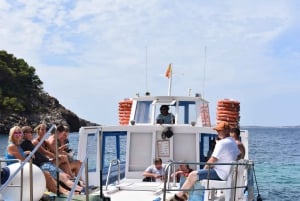 Sant Antoni: Hin- und Rückfahrt mit der Fähre zum Strand Cala Salada